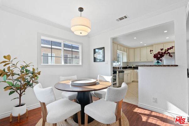 Dining room, Interior, Kitchen, Pendant Lights, Recessed Lighting, Wood Texture Flooring