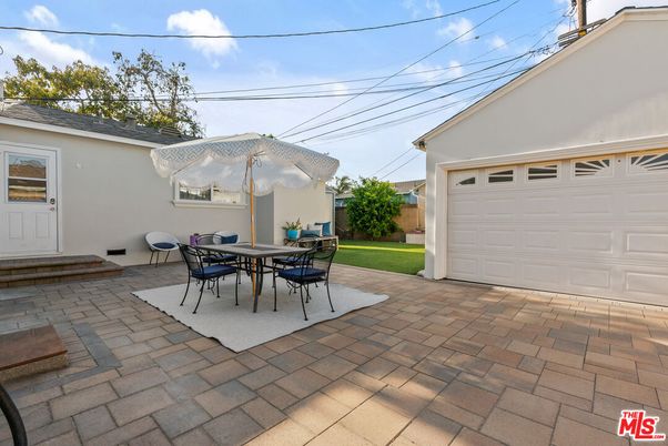 Detached Garage, Exterior