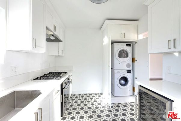Interior, Kitchen, Utility Closets, Washer