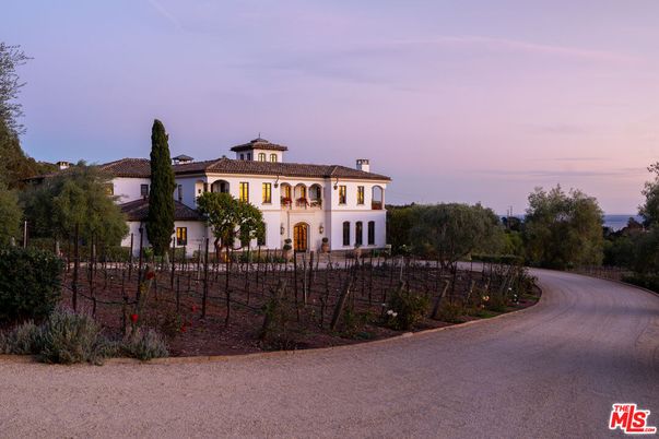 Backyard, Exterior, Facade, Mediterranean