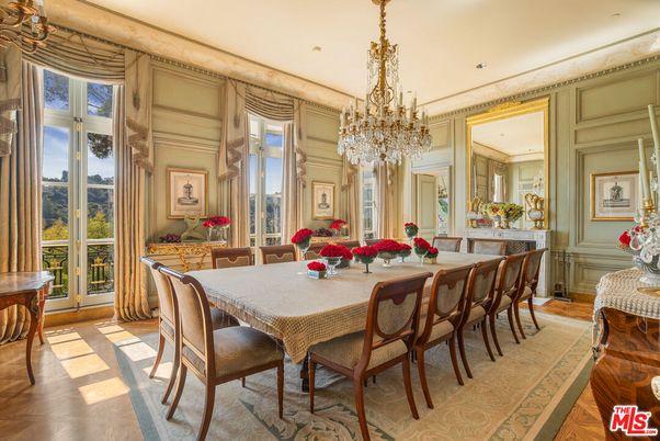 Chandelier, Dining room, Interior, Recessed Lighting, Wood Texture Flooring