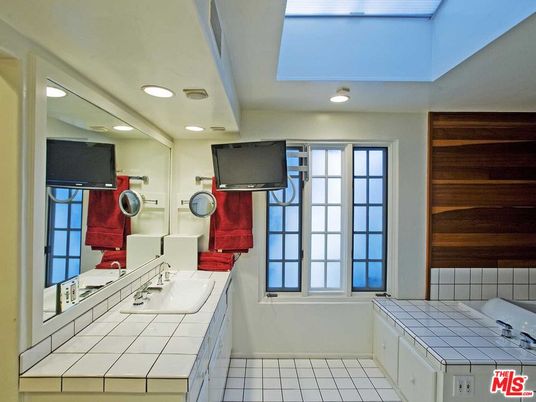 Bathroom, Interior, Recessed Lighting, Tile Countertops