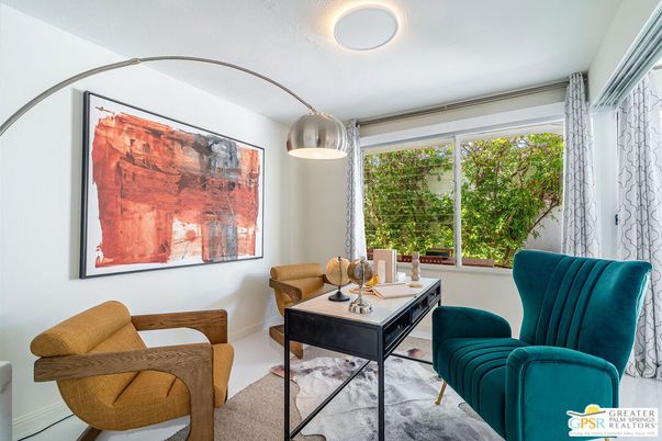 Home Office, Interior