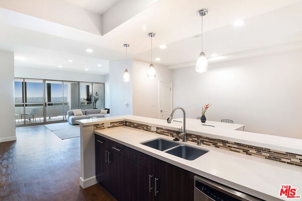 Interior, Kitchen, Living room, Pendant Lights, Recessed Lighting, Water, Wood Texture Flooring