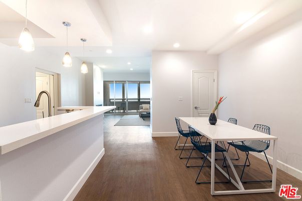 Dining room, Interior, Kitchen, Pendant Lights, Recessed Lighting, Wood Texture Flooring