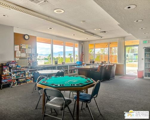 Game Room, Interior, Recessed Lighting
