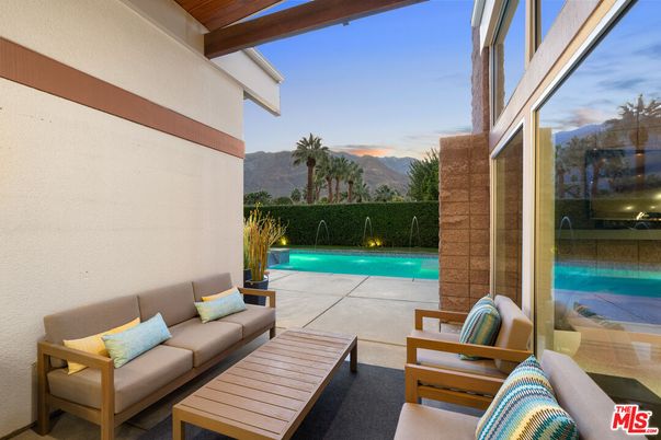 Exterior, Pool, Other