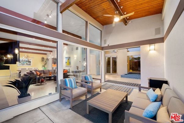 Interior, Living room, Pendant Lights, Wooden Beams, Wooden Ceilings