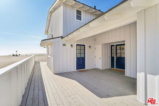 Exterior, Wood Texture Flooring