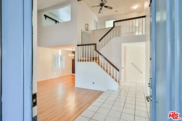 Chandelier, Interior, Wood Texture Flooring