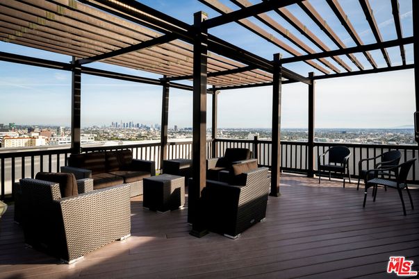 Exterior, Wood Texture Flooring