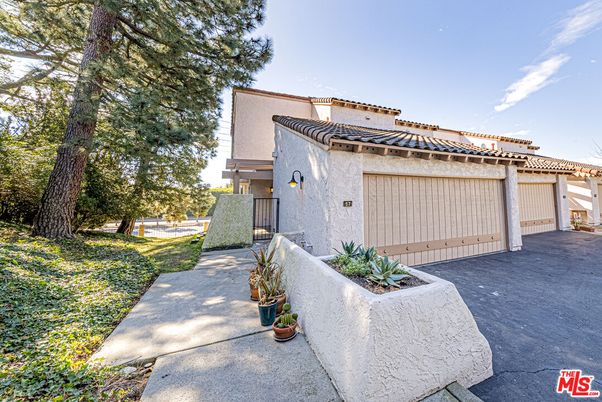 Backyard, Detached Garage, Exterior
