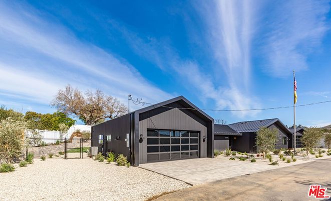 Detached Garage, Exterior