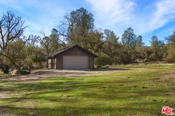 Backyard, Detached Garage, Exterior