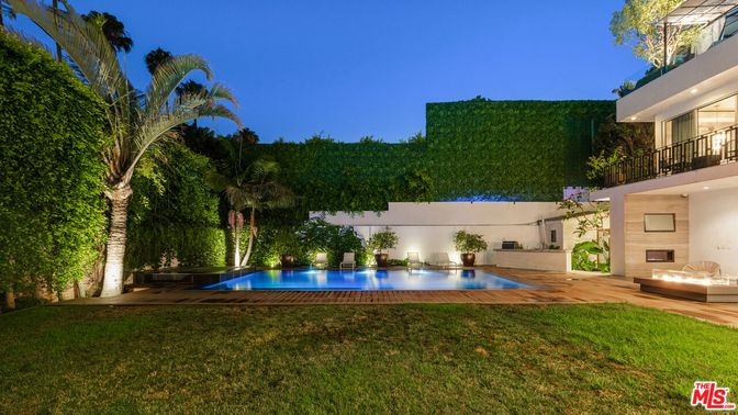 Backyard, Exterior, Pool