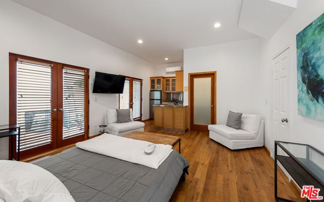 Bedroom, Interior, Living room, Recessed Lighting, Wood Texture Flooring