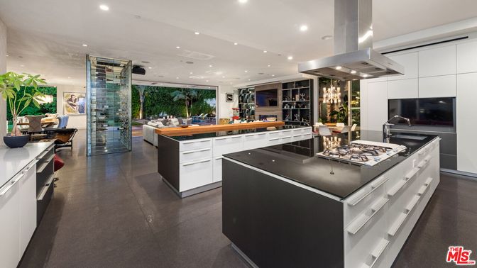 Dining room, Interior, Kitchen, Pendant Lights, Recessed Lighting, Stainless Steel Appliances