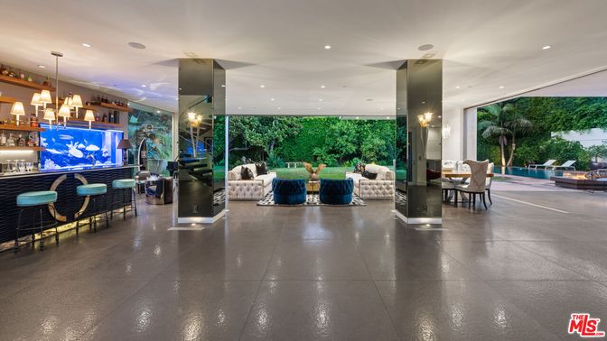 Dining room, Interior, Living room, Pendant Lights, Recessed Lighting
