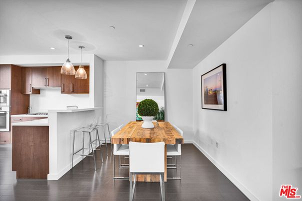 Dining room, Interior, Kitchen, Pendant Lights, Recessed Lighting, Wood Texture Flooring