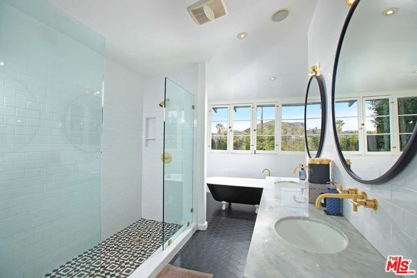 Bathroom, Dual Sink Vanities, Free Standing Baths, Glass Shower, Interior, Recessed Lighting