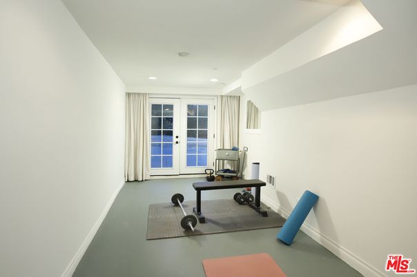 Fitness Equipment, Interior, Recessed Lighting