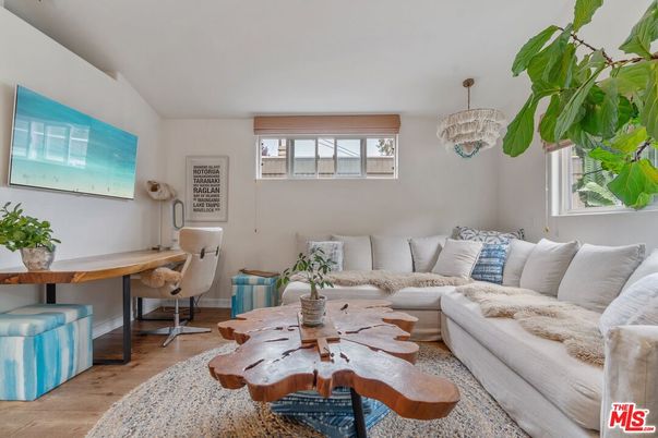 Chandelier, Home Office, Interior, Living room, Wood Texture Flooring