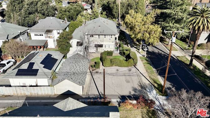 Exterior, Drone