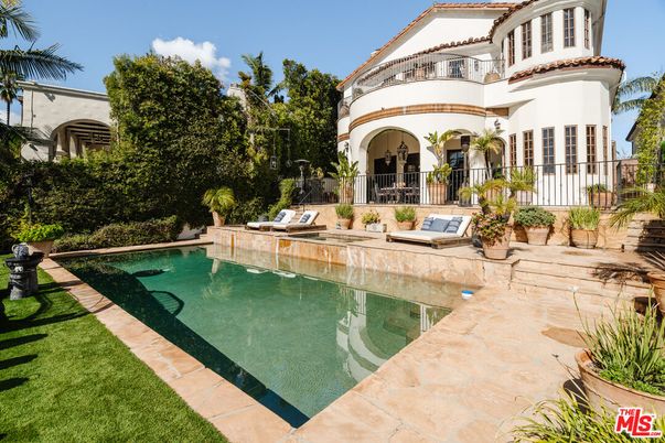 Exterior, Pool, Solar Panels