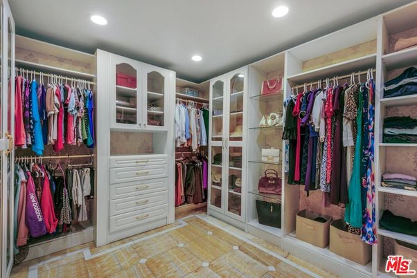 Interior, Recessed Lighting, Walk-in Closets