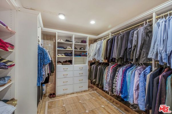 Interior, Recessed Lighting, Walk-in Closets
