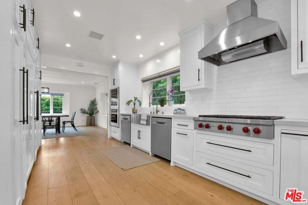 Dining room, Interior, Kitchen, Recessed Lighting, Stainless Steel Appliances, Wood Texture Flooring