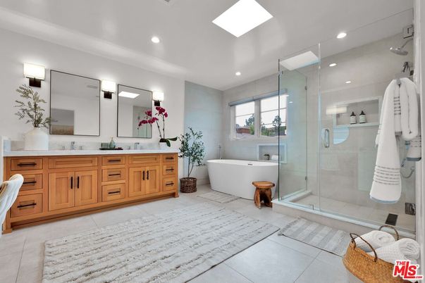 Bathroom, Dual Sink Vanities, Free Standing Baths, Glass Shower, Interior, Recessed Lighting