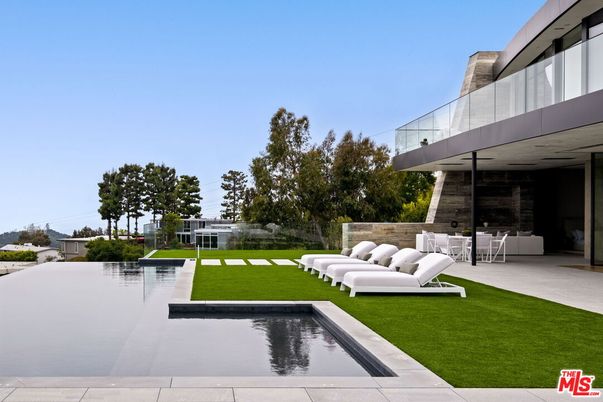Backyard, Exterior, Pool