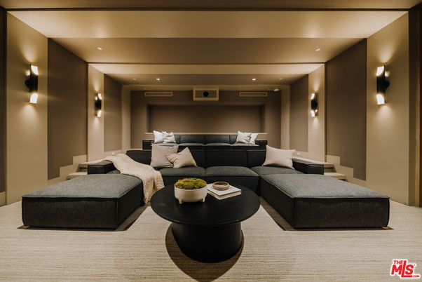 Interior, Projection Screen, Recessed Lighting, Theatre Room