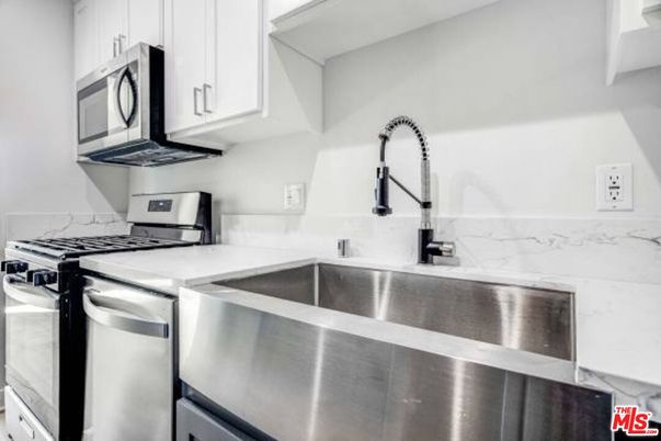 Interior, Kitchen, Stainless Steel Appliances