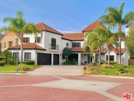 Attached, Exterior, Facade, Spanish Mediterranean