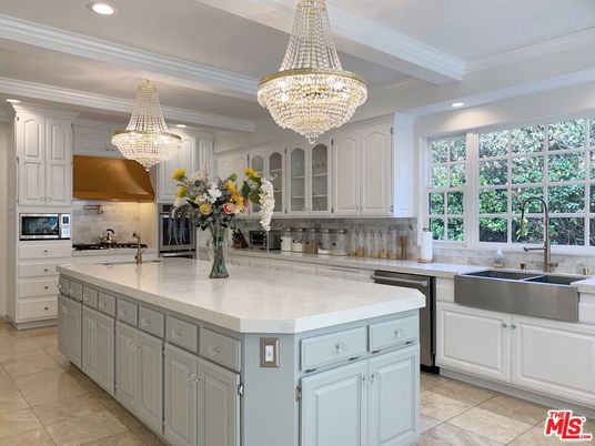 Chandelier, Interior, Kitchen, Recessed Lighting, Stainless Steel Appliances
