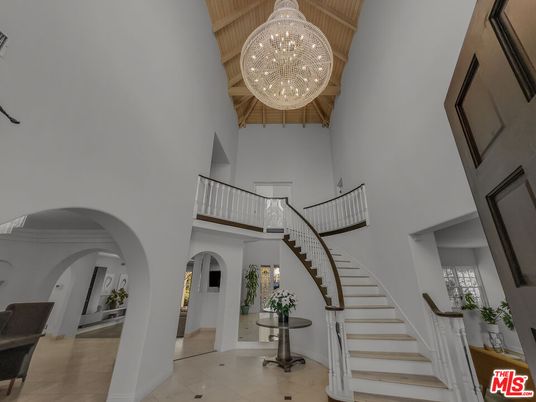 Chandelier, Interior