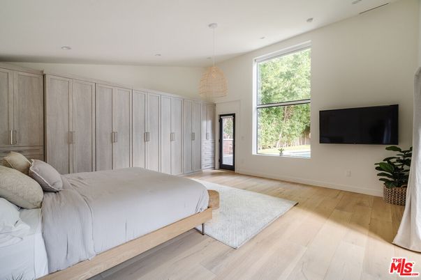 Bedroom, Interior, Pendant Lights, Recessed Lighting, Wood Texture Flooring