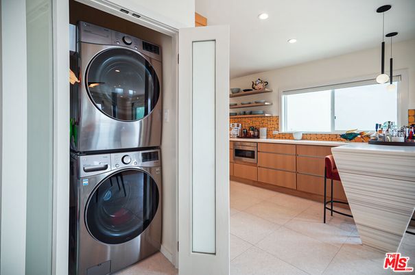 Interior, Pendant Lights, Recessed Lighting, Utility Closets, Washer