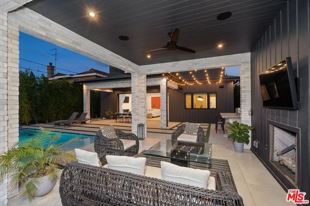 Exterior, Fireplace, Pool