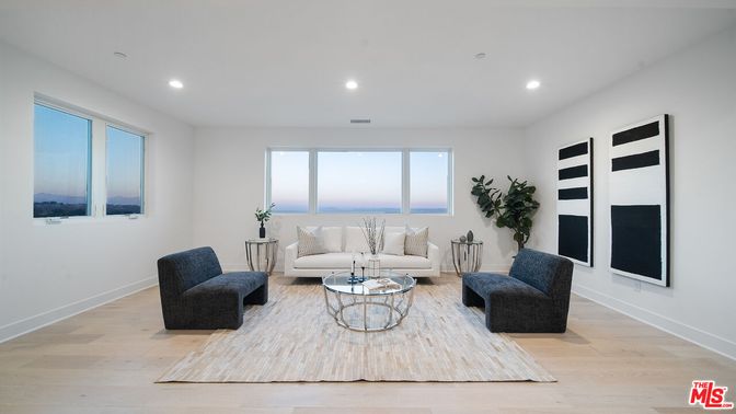 Interior, Living room, Recessed Lighting, Water, Wood Texture Flooring