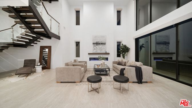 Fireplace, Interior, Living room