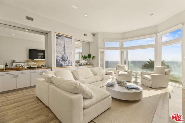 Interior, Living room, Recessed Lighting, Water, Wood Texture Flooring
