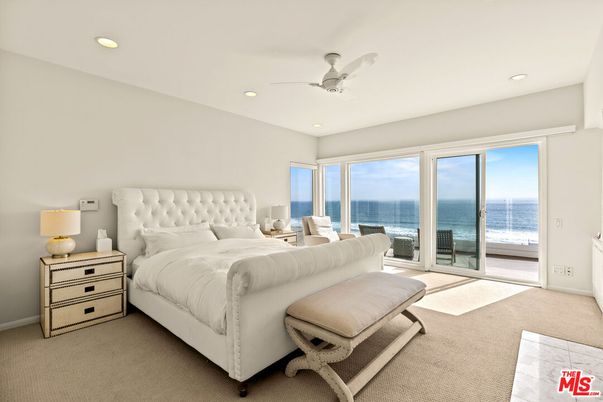 Bedroom, Interior, Recessed Lighting, Water