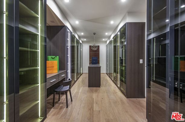 Interior, Recessed Lighting, Walk-in Closets, Wood Texture Flooring