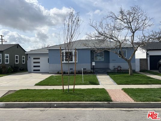 Attached, Exterior, Facade, Ranch