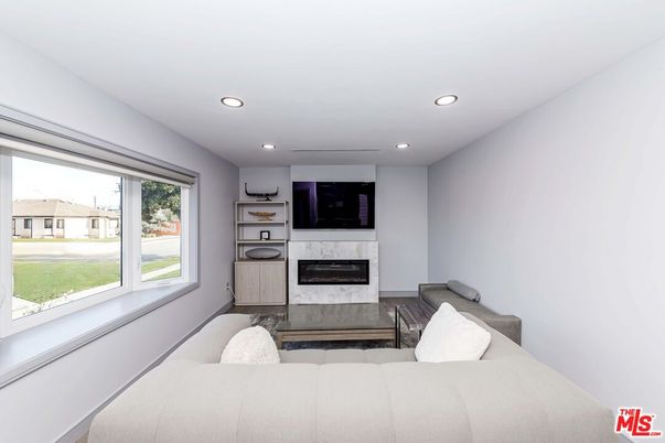Fireplace, Interior, Living room, Recessed Lighting