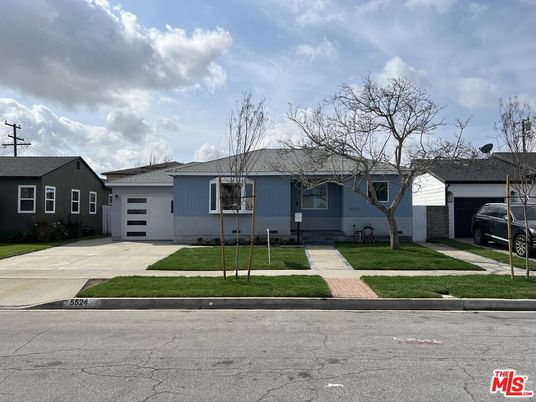 Attached, Exterior, Facade, Ranch