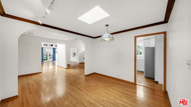 Empty room, Interior, Pendant Lights, Wood Texture Flooring
